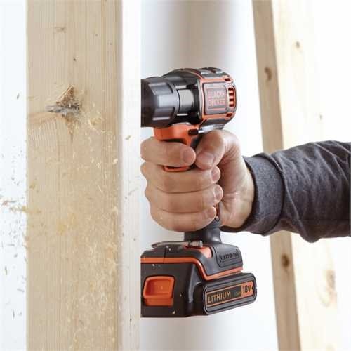 Шуруповерт Black&Decker ASD18KB