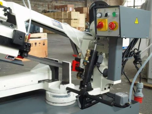 Ленточная пила по металлу FDB Maschinen SG 220HD