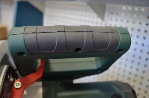 Торцовочная пила Metabo KGS 305 M