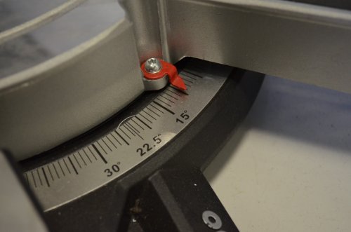 Торцовочная пила Metabo KGS 305 M