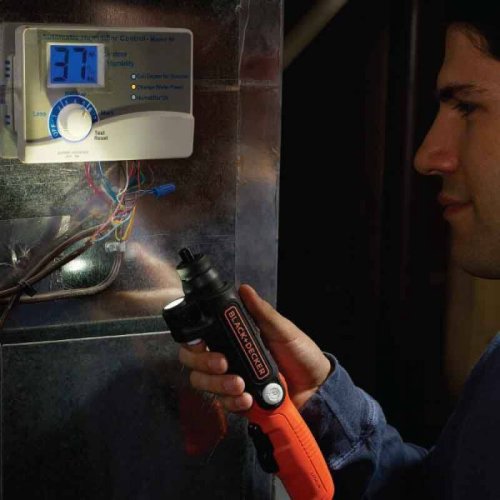 Аккумуляторная отвертка Black&Decker BDCSFL20C