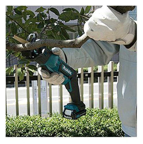 Аккумуляторная сабельная пила Makita JR105DWAE