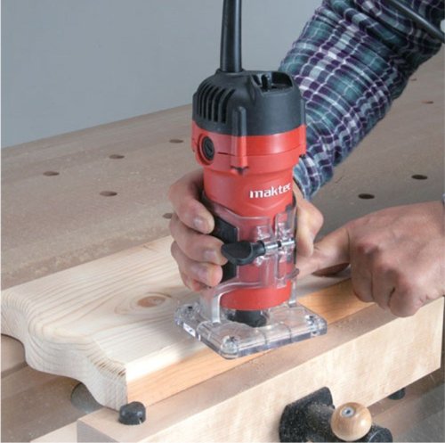 Фрезер Makita M3700