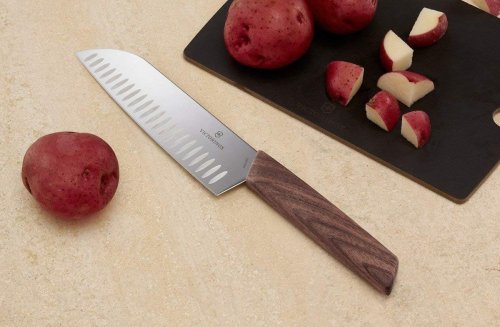 Кухонный нож Victorinox Swiss Modern Santoku 6.9050.17KG