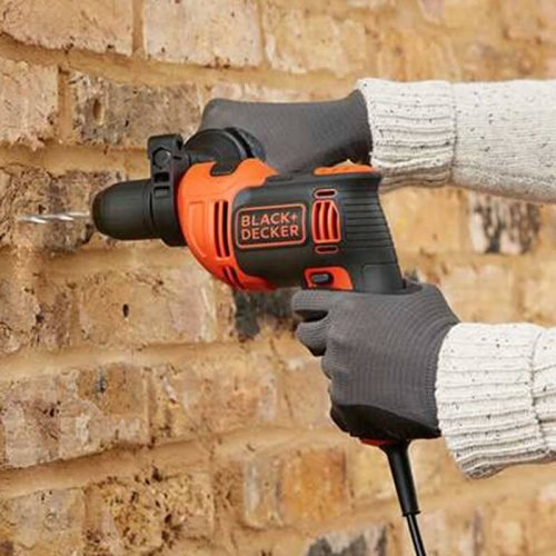 Дрель ударная Black&Decker BEH710
