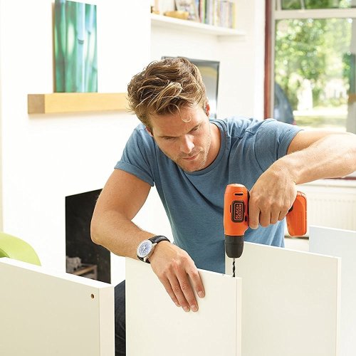 Дрель шуруповерт аккумуляторная Black&Decker BDCD8