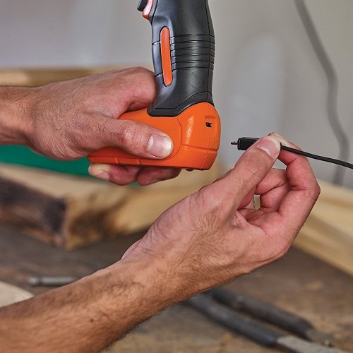 Дрель шуруповерт аккумуляторная Black&Decker BDCD8