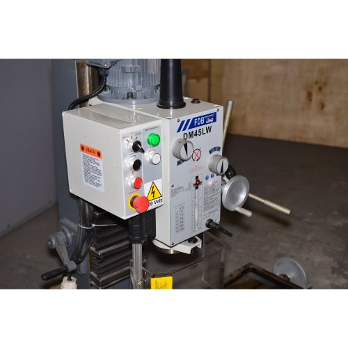 Фрезерный станок по металлу FDB Maschinen DM45LW