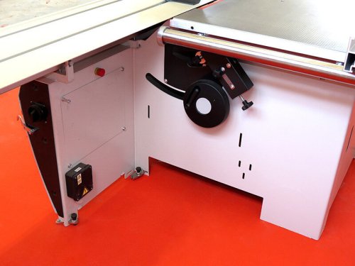 Форматно-раскроечный станок Robland Z 400M