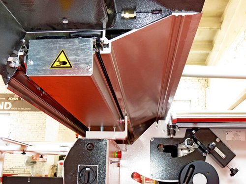 Форматно-раскроечный станок Robland Z 400M