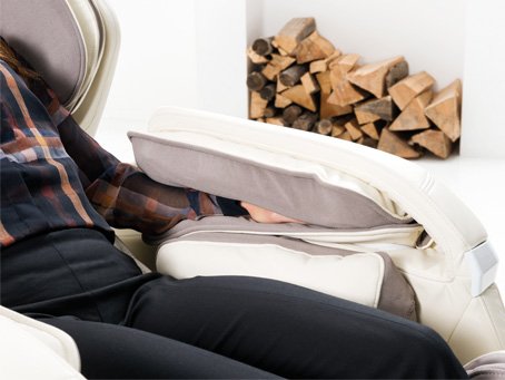 Массажное кресло Casada Hilton2 (бежевое)