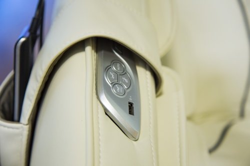 Массажное кресло Casada AlphaSonic II (Премиально белое)