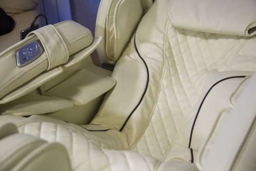 Массажное кресло Casada AlphaSonic II (Премиально белое)