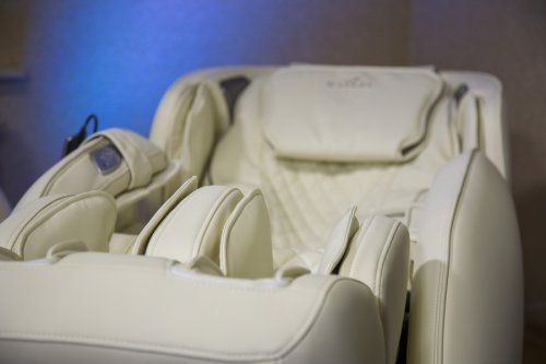 Массажное кресло Casada AlphaSonic II (Премиально белое)