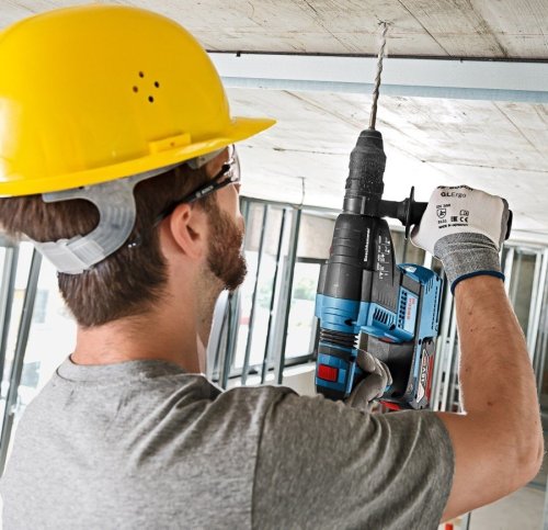 Аккумуляторный перфоратор Bosch GBH 18V-26 (611909000)