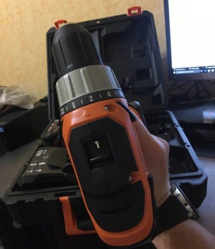 Дрель шуруповерт аккумуляторная AEG BS18G3LI-152C