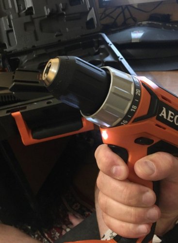 Дрель шуруповерт аккумуляторная AEG BS18G3LI-152C