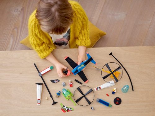 Конструктор LEGO City Повітряна гонка 60260