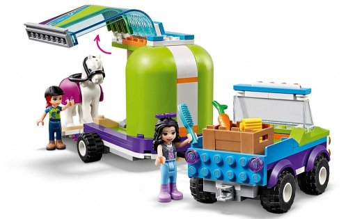 Конструктор LEGO Friends Фургон для лошади Мии 41371