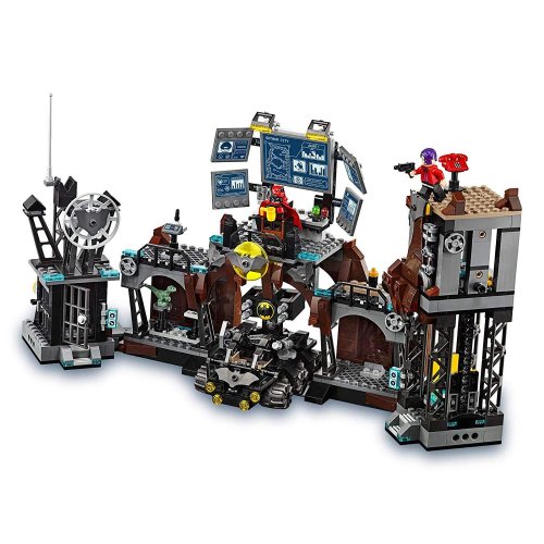 Конструктор LEGO Super Heroes Вторжение Глиноликого в пещеру Бэтмена 76122