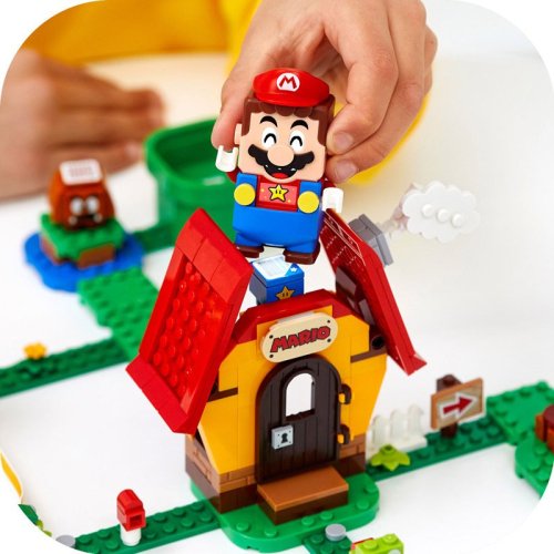 Конструктор LEGO Super Mario Дом Марио и Йоши 71367