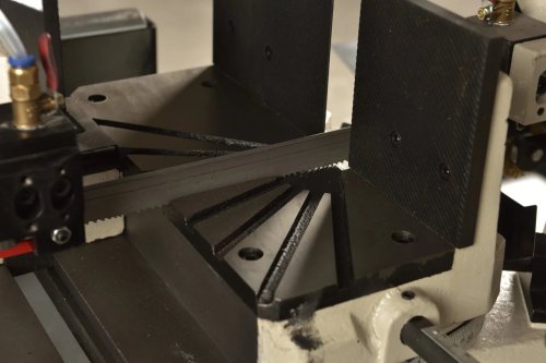 Ленточная пила по металлу FDB Maschinen SG240HD