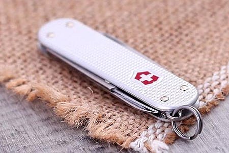 Складной нож Victorinox Classic Alox 0.6221.26