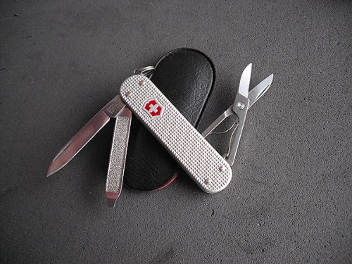 Складной нож Victorinox Classic Alox 0.6221.26