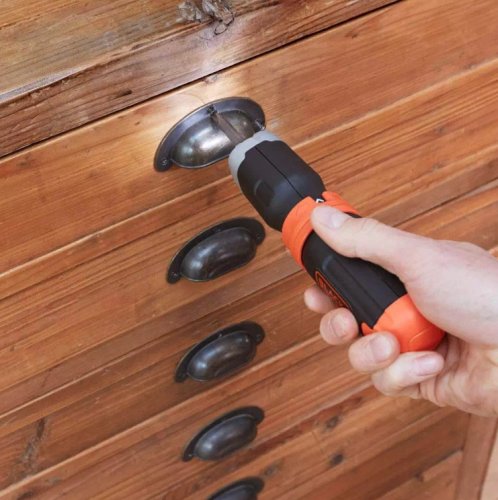 Викрутка на батарейках Black + Decker BCF601C