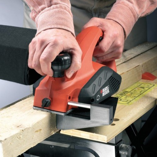 Электрорубанок Black+Decker KW712