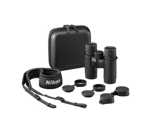 Бинокль Nikon Monarch HG 10x30