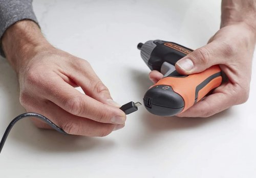 Отвертка аккумуляторная Black+Decker BCF611CK