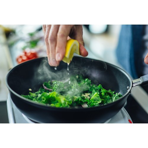 Сотейник с крышкой Fiskars Form 26 см