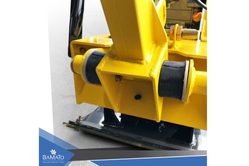Виброплита BAMATO R-135RV