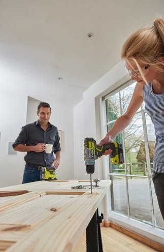 Набор из трех инструментов Ryobi ONE+ R18PDBL-252VTT