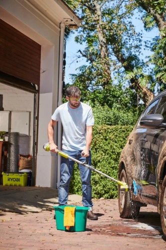 Щеточная машина Ryobi ONE+ R18TPS-0