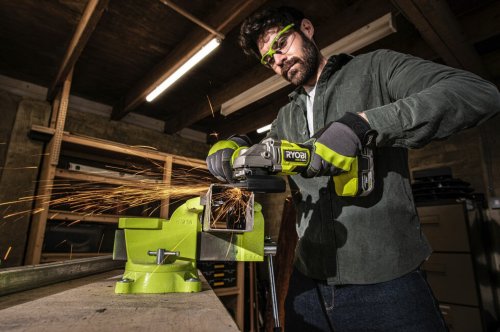 Аккумуляторная болгарка Ryobi RAG18X-1C40S