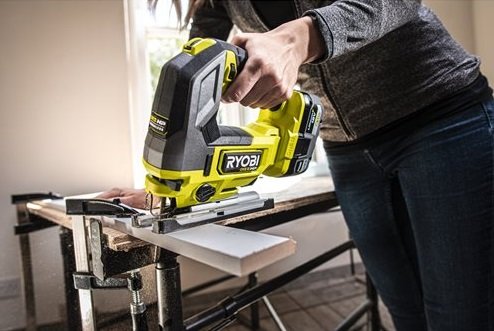 Лобзик аккумуляторный Ryobi ONE+ НР RJS18-0