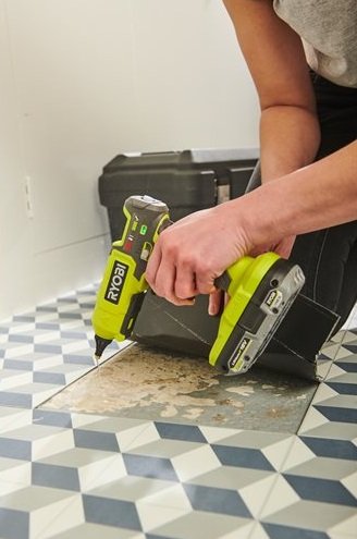 Пистолет клеевой аккумуляторный Ryobi ONE+ RGL18-0