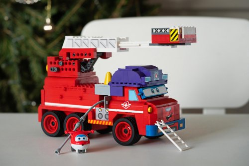 Конструктор Super Wings Small Blocks Buildable Vehicle Set Sparky, Спарки EU385011