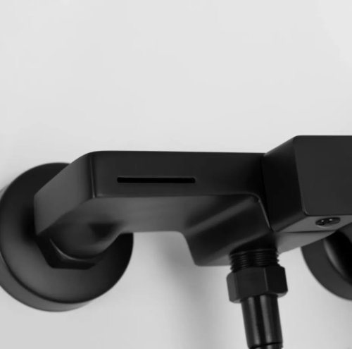 Смеситель для ванны REA Berg Black REA-B2040