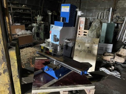 Настольный сверлильно-фрезерный станок по металлу HMT-BF28 1250W