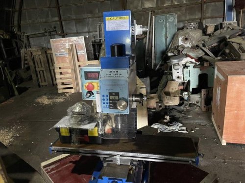 Настольный сверлильно-фрезерный станок по металлу HMT-BF28 1250W