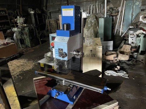 Настольный сверлильно-фрезерный станок по металлу HMT-BF28 1250W