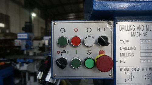 Консольный вертикально- фрезерный станок 9craft 7550V