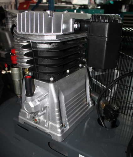 Компрессор рес-200л 760/600л/мин 4кВт 10бар 380В 2 цилиндра