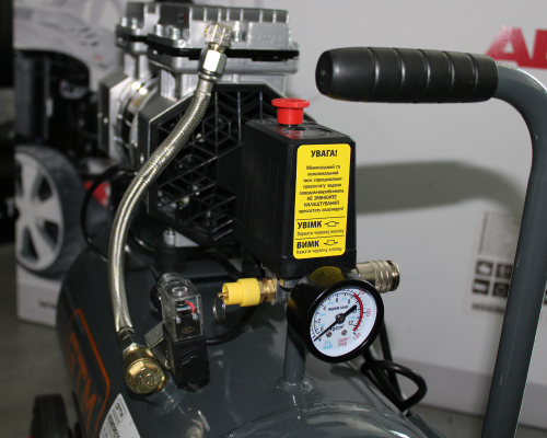 Компрессор рес-24л 105л/мин 0,75кВт 8бар 220В 2 цилиндра безмасляный