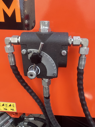 Измельчитель бенз. DCH6 25л.с., диам.веток до 18см, барабан с 2 ножами