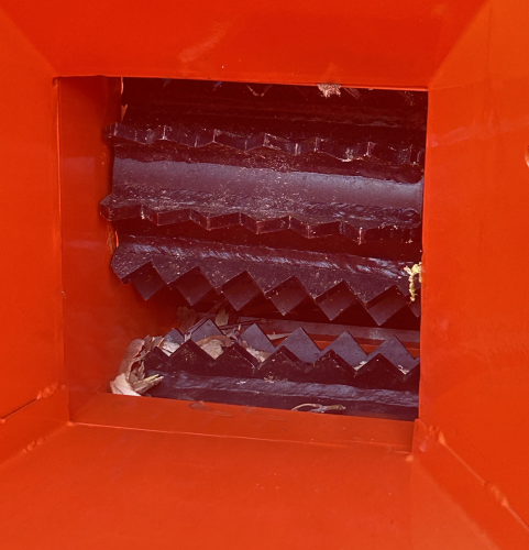 Измельчитель бенз. DCH6 25л.с., диам.веток до 18см, барабан с 2 ножами