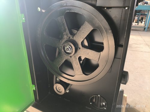 Ленточная деревообрабатывающая пила TVK HBS400